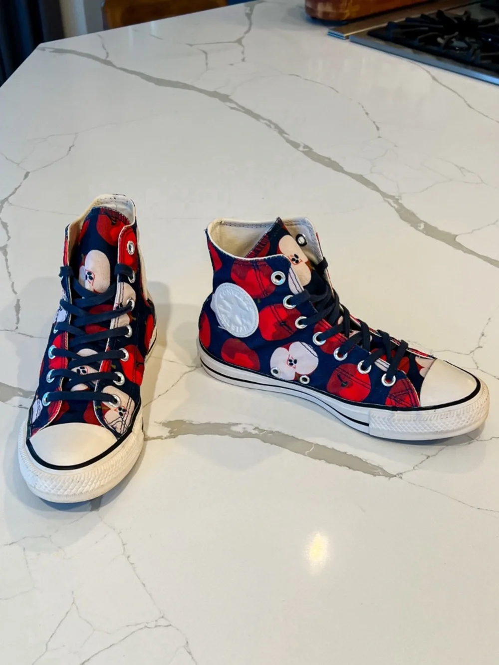 Converse Chuck Taylor All Star Apple Print Red Blue High Top Sneakers Womens 7 - Picture 1 of 14
